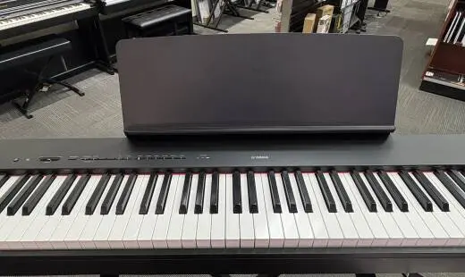 Yamaha - P225 B 2